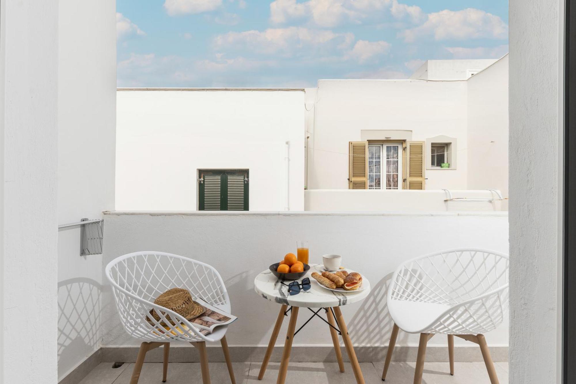Naxos CityGolden Bird'S公寓式酒店 外观 照片