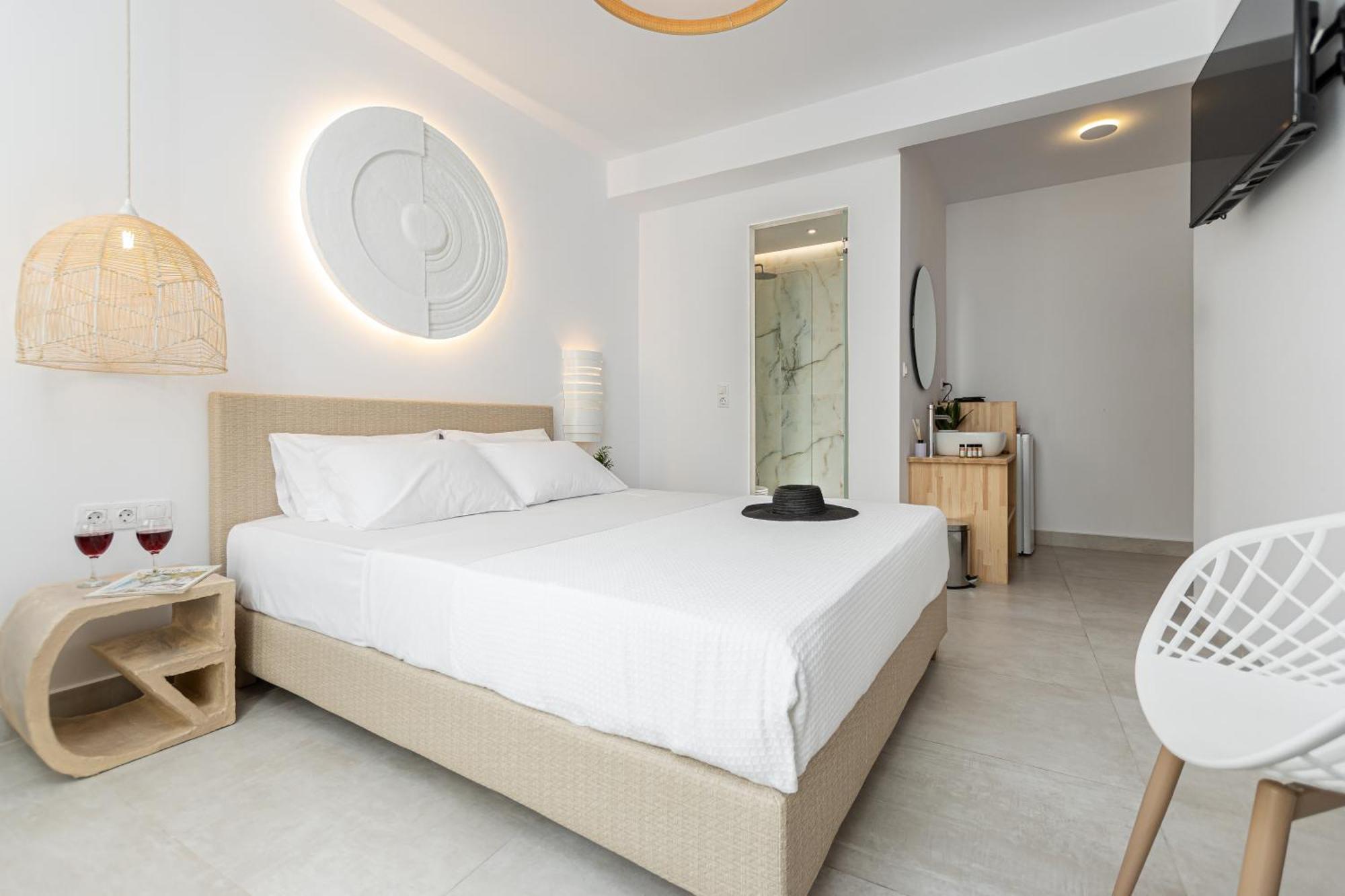 Naxos CityGolden Bird'S公寓式酒店 外观 照片