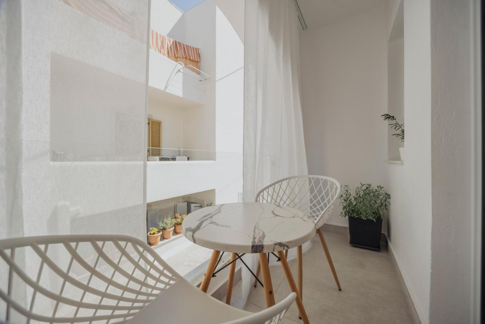 Naxos CityGolden Bird'S公寓式酒店 外观 照片
